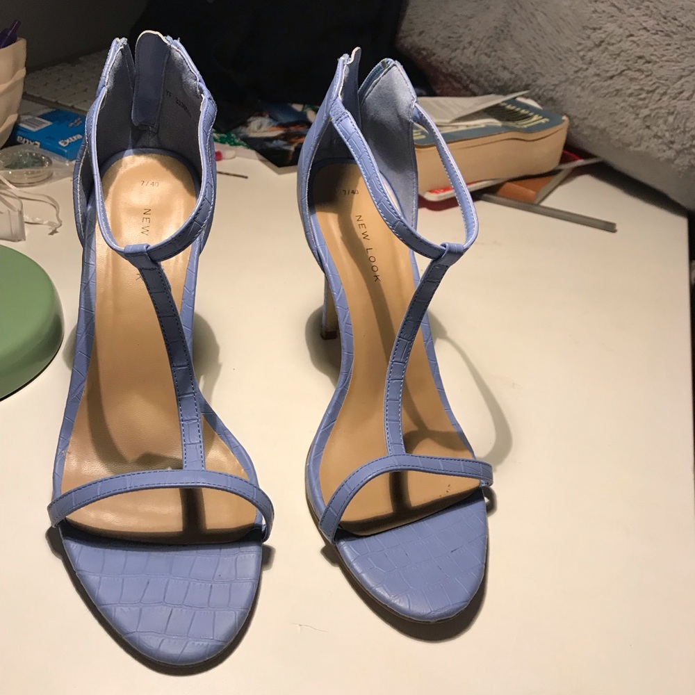 Simple Strappy Heels. Perfect for Prom/Graduation